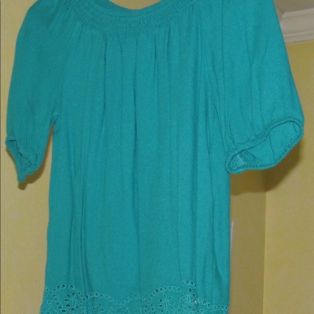 Old Navy turquoise shirt